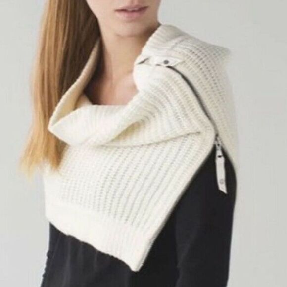Lululemon Falling Freely Zippered Wool Scarf - Picture 1 of 15